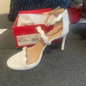 Kelly & Katie Litton nude/beige heel